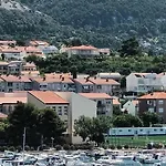 Apartment Park *